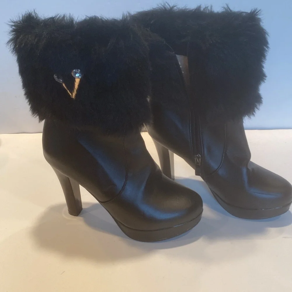 Meechi Black Faux Leather High Heel Platform Bootie - Picture 3 of 13